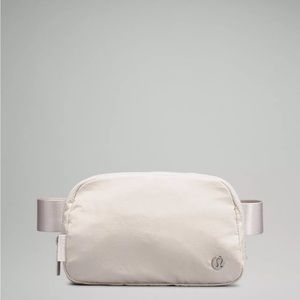 Lululemon Everywhere Belt Bag